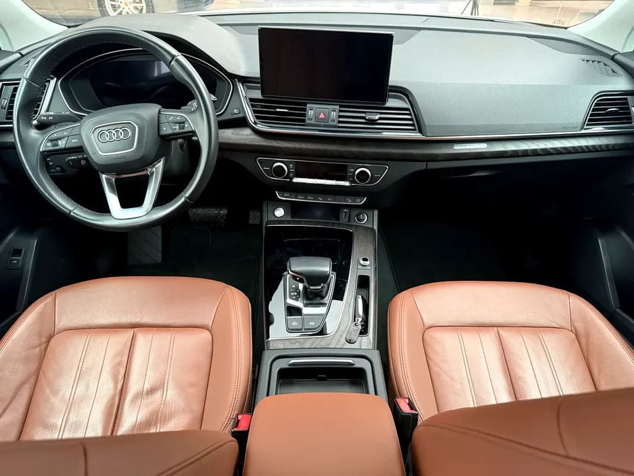 أودي Q5 45 TFSI | GCC Specs | S-line | Premium Interior