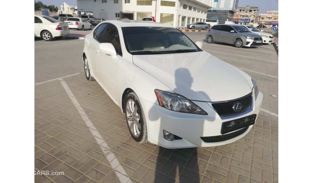 Lexus IS250 pearl white color