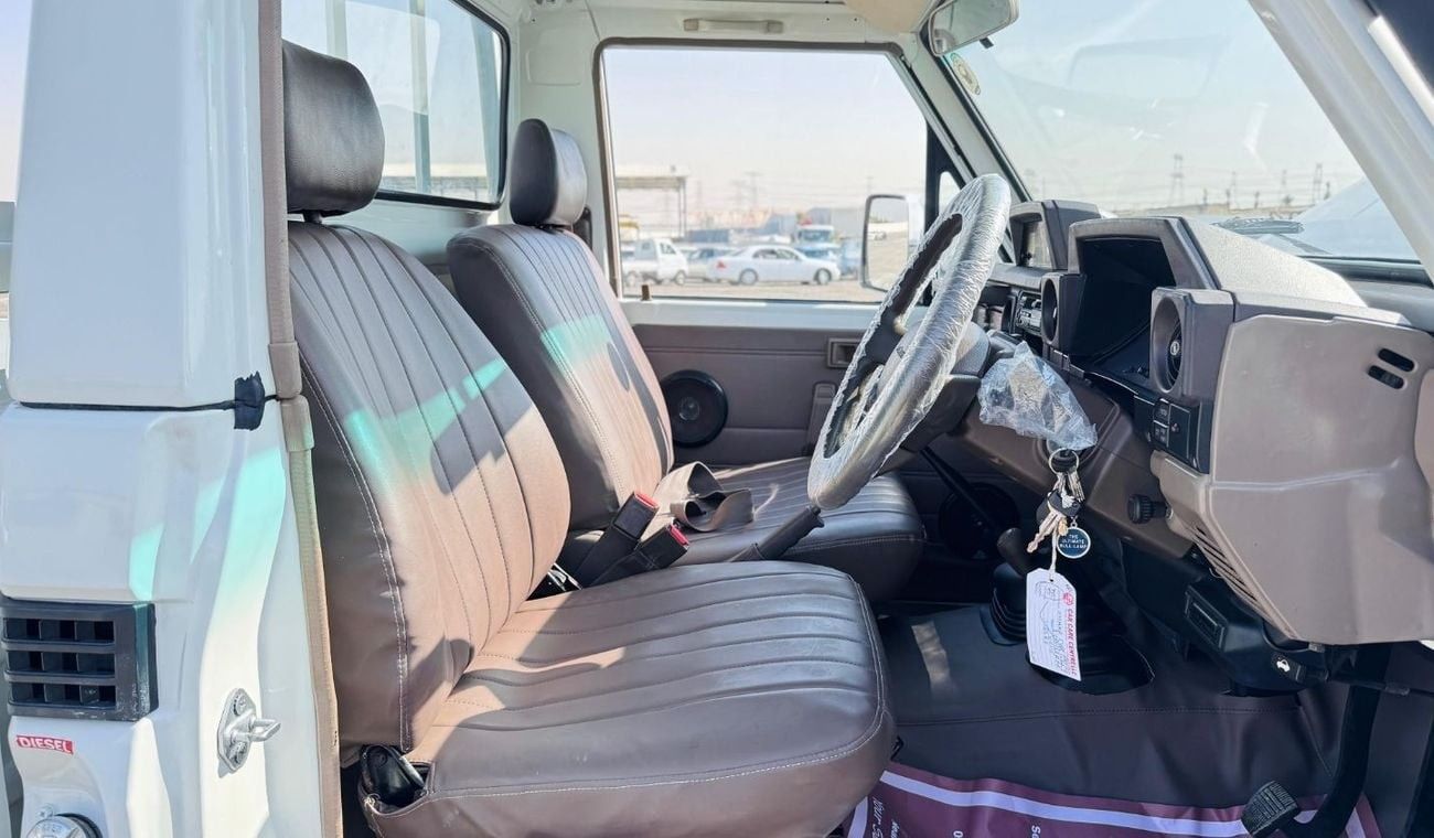 Toyota Land Cruiser Pick Up SINGLE CABIN | BULL BAR | RHD | 4.2L DIESEL ENGINE | (MT) | 1992 | AIR SNORKEL