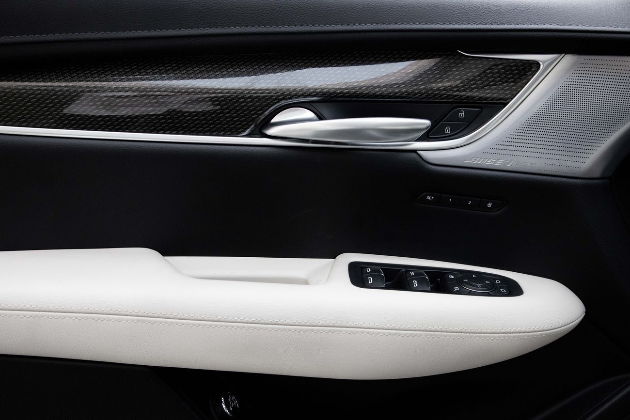 Cadillac XT5 XT5 | 3,036 P.M | 0% Downpayment | Agency Warranty + Service!