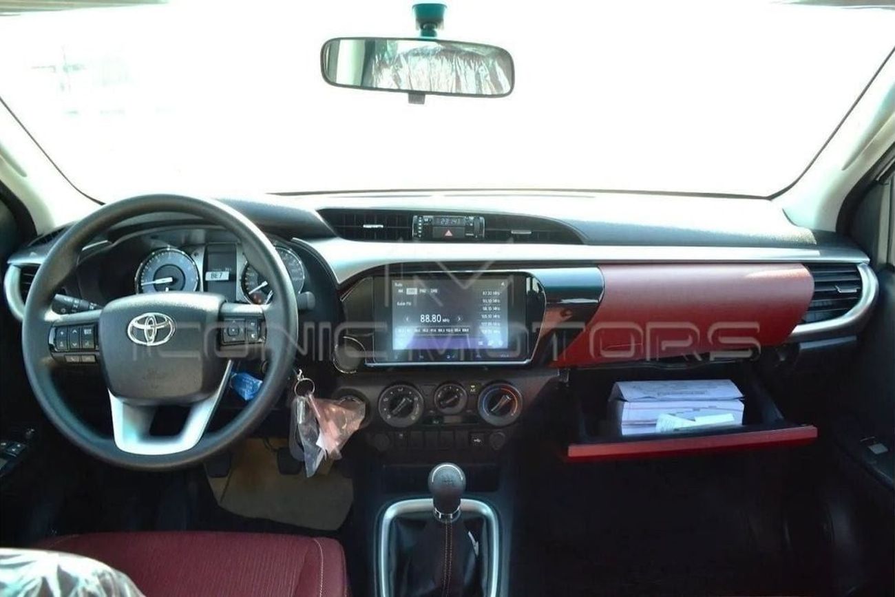 تويوتا هيلوكس 2025 TOYOTA HILUX 2.7L PETROL MANUAL 4X4 SR5