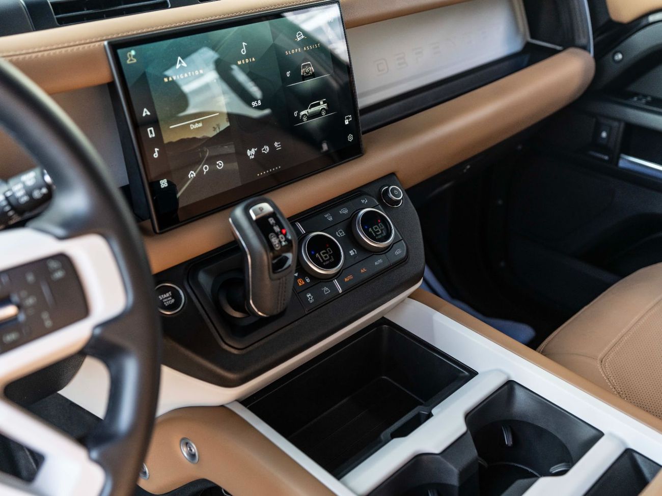 Land Rover Defender P400 110 HSE 3.0L (5 Seater)