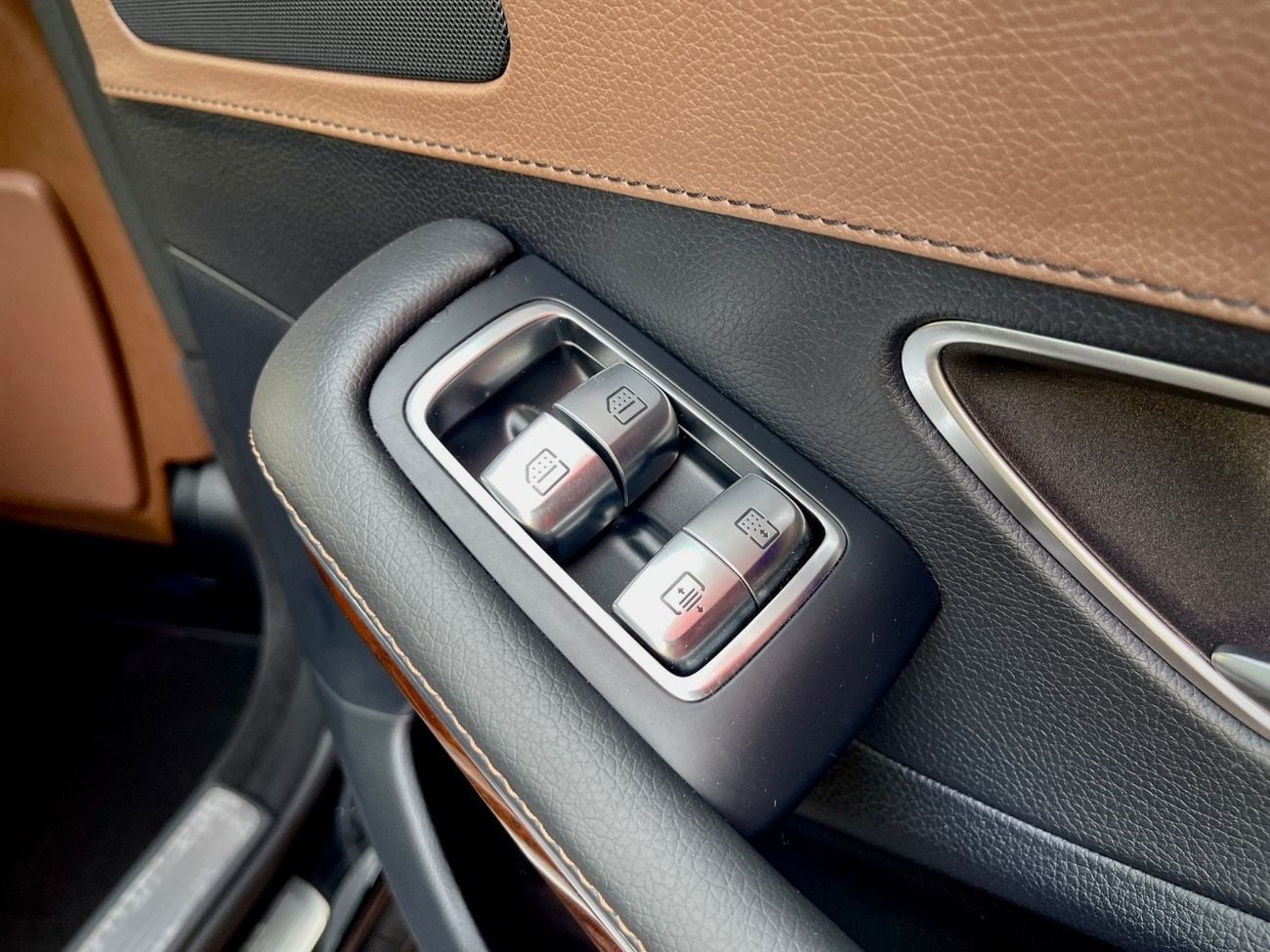 Mercedes Benz S400 STANDARD GCC EMC