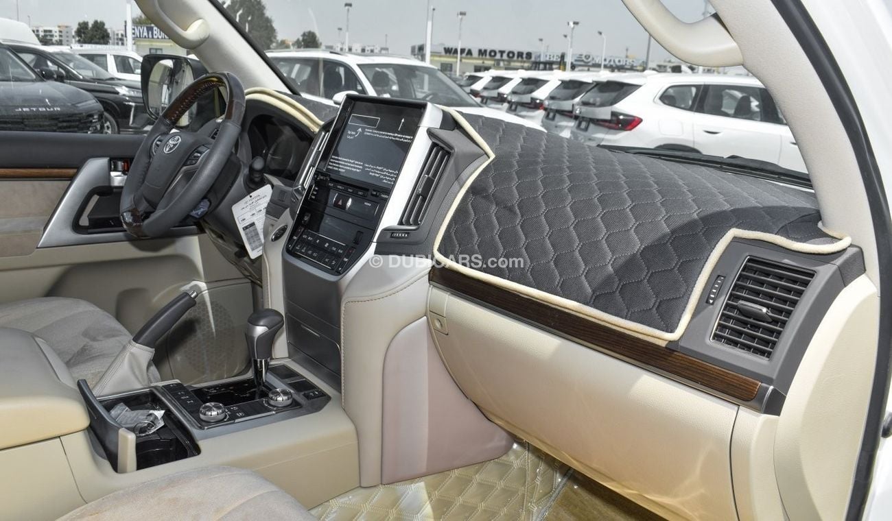 Toyota Land Cruiser TOYOTA LAND CRUISER VXR | 5.7L V8 | 2020 | GCC