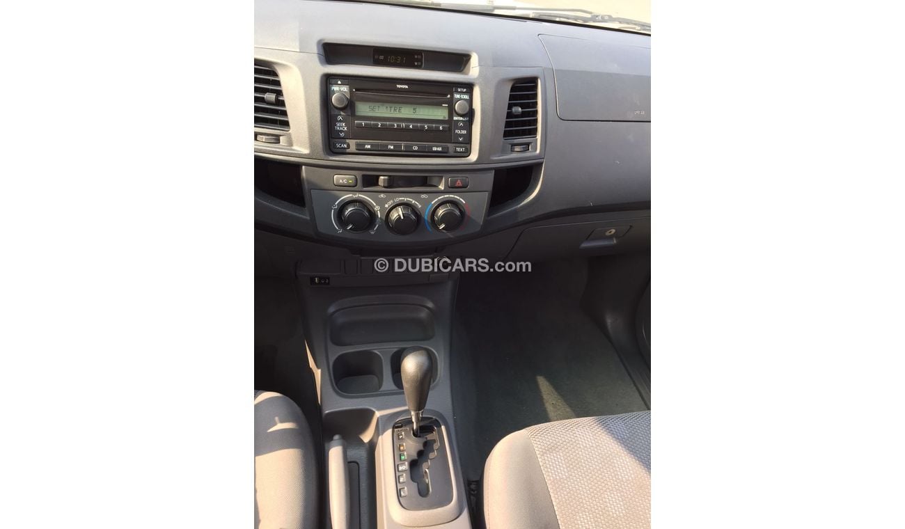 Toyota Hilux 4X2 AUTOMATIC