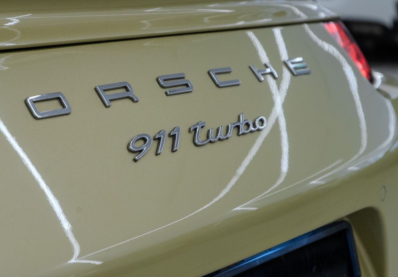 Porsche 911 Turbo 3.8L (520 HP) Convertible 2015 Porsche 911 Turbo Convertible, Fully Loaded, Excellent Conditio