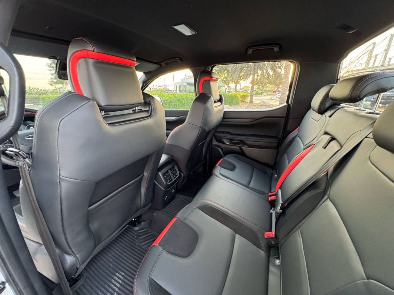 فورد رانجر Raptor 3.0T (392 HP) V6 GCC SPEC UNDER WARRANTNEAT AND CLEAN