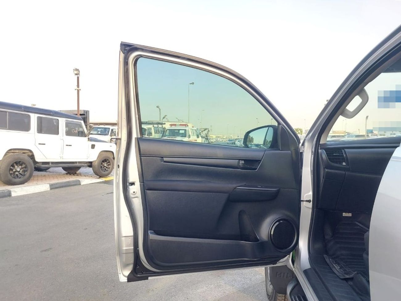 Toyota Hilux TOYOTA HILUX PICKUP RHD 2024 MODEL 2.8 L DIESEL AUTOMATIC(PM82106)