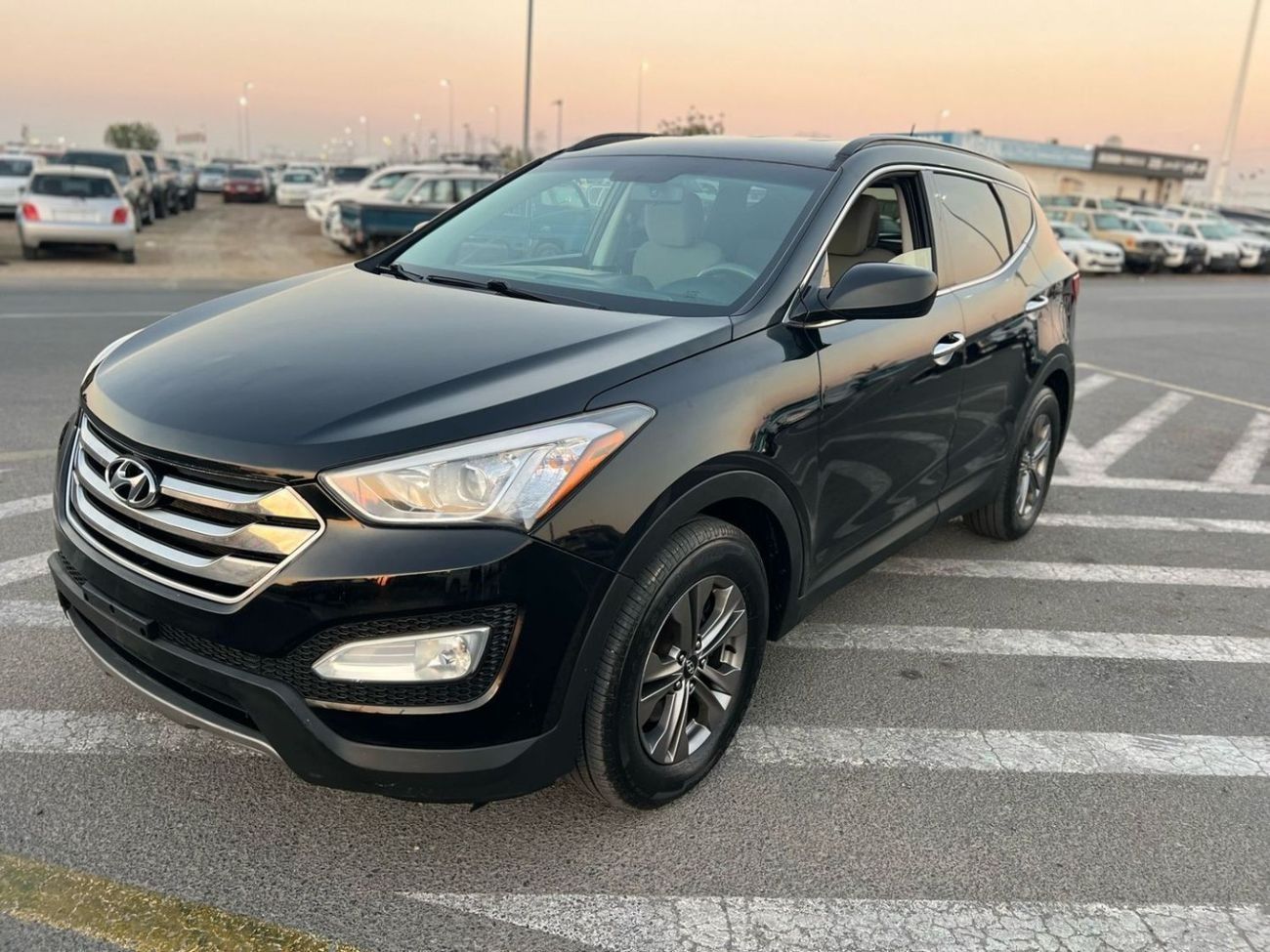 Hyundai Santa Fe 2015 Hyundai Santa Fe - 2.4L V4 - Accident Free - Clean Car  - Canadian Spec