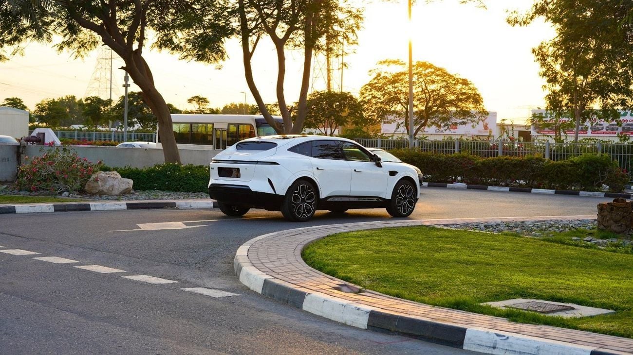 أفاتر 11 Premium AWD