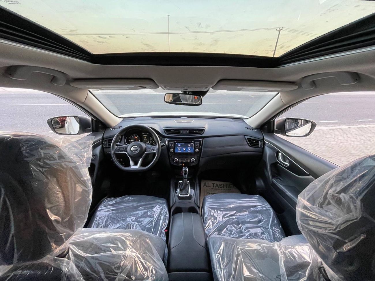 نيسان روج SL / AWD / 2.5 V4 / فتحة سقف بانورامية / كاميرا 360 درجة / رادار / نظام صوت BOSE