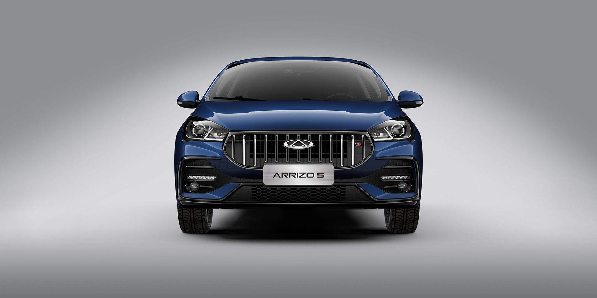 Chery Arrizo 5 exterior - Front  