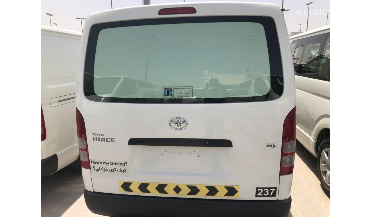 تويوتا هاياس Toyota Hiace chiller Van,model2015.Excellent condition