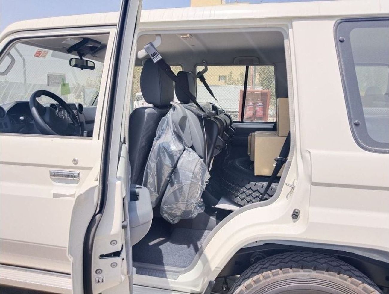 Toyota Land Cruiser 70 TOYOTA LC76 I 4.2L DIESEL I HARD TOP I 05 DOOR I V6 I 2025