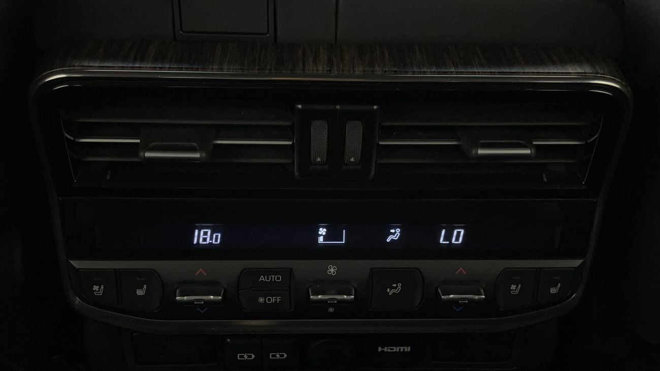 تويوتا لاند كروزر VXR 3.5 | بدون دفعة مقدمة | اختبار القيادة في المنزل