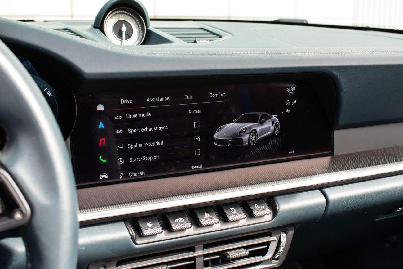 بورش 911 Turbo S 3.8L (640 HP) Convertible