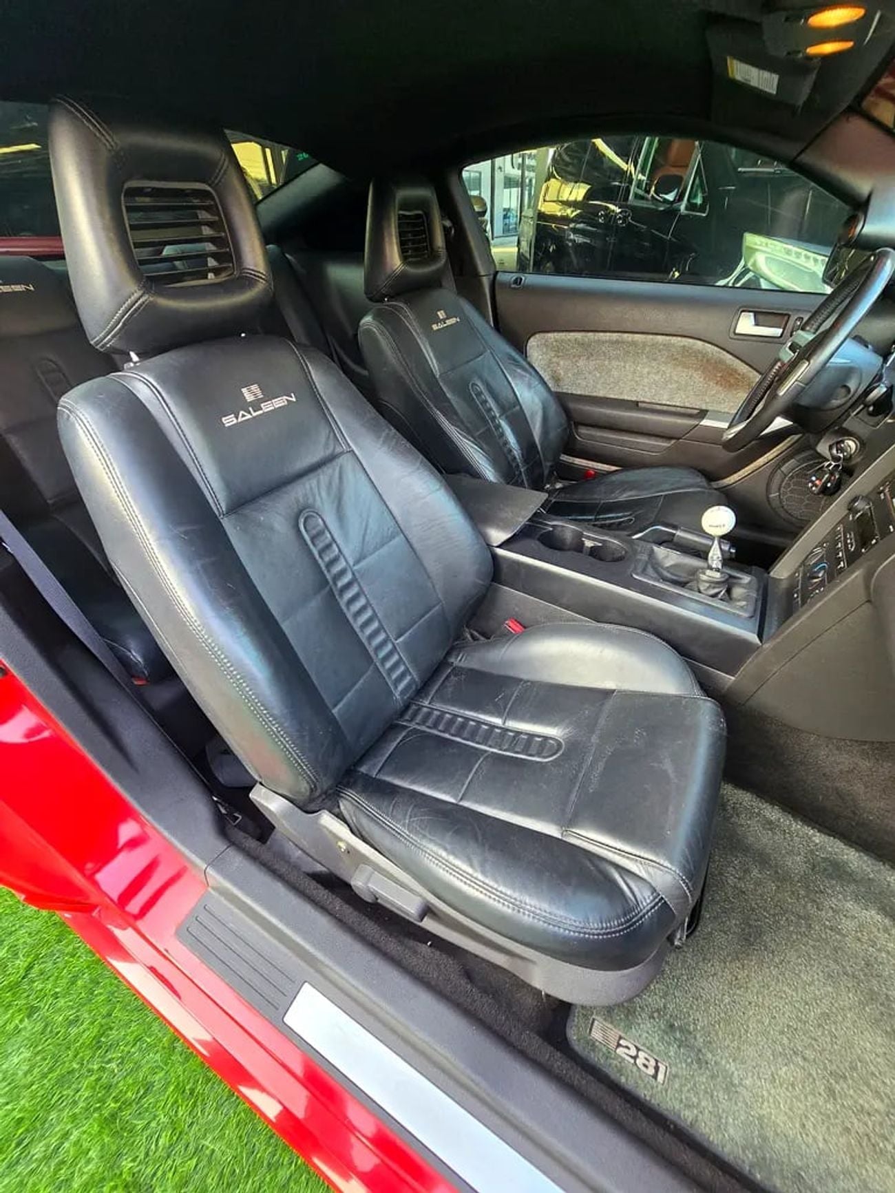 Ford Mustang Very Rare SALEEN clean title / full original 49000 kms only .