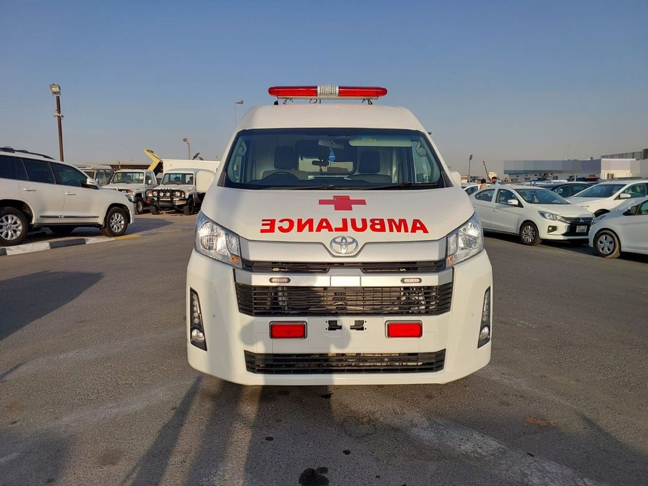 تويوتا هاياس TOYOTA HIACE VAN AMBULANCE RHD 2020 MODEL 2.8 L DIESEL AUTOMATIC(PM04638)