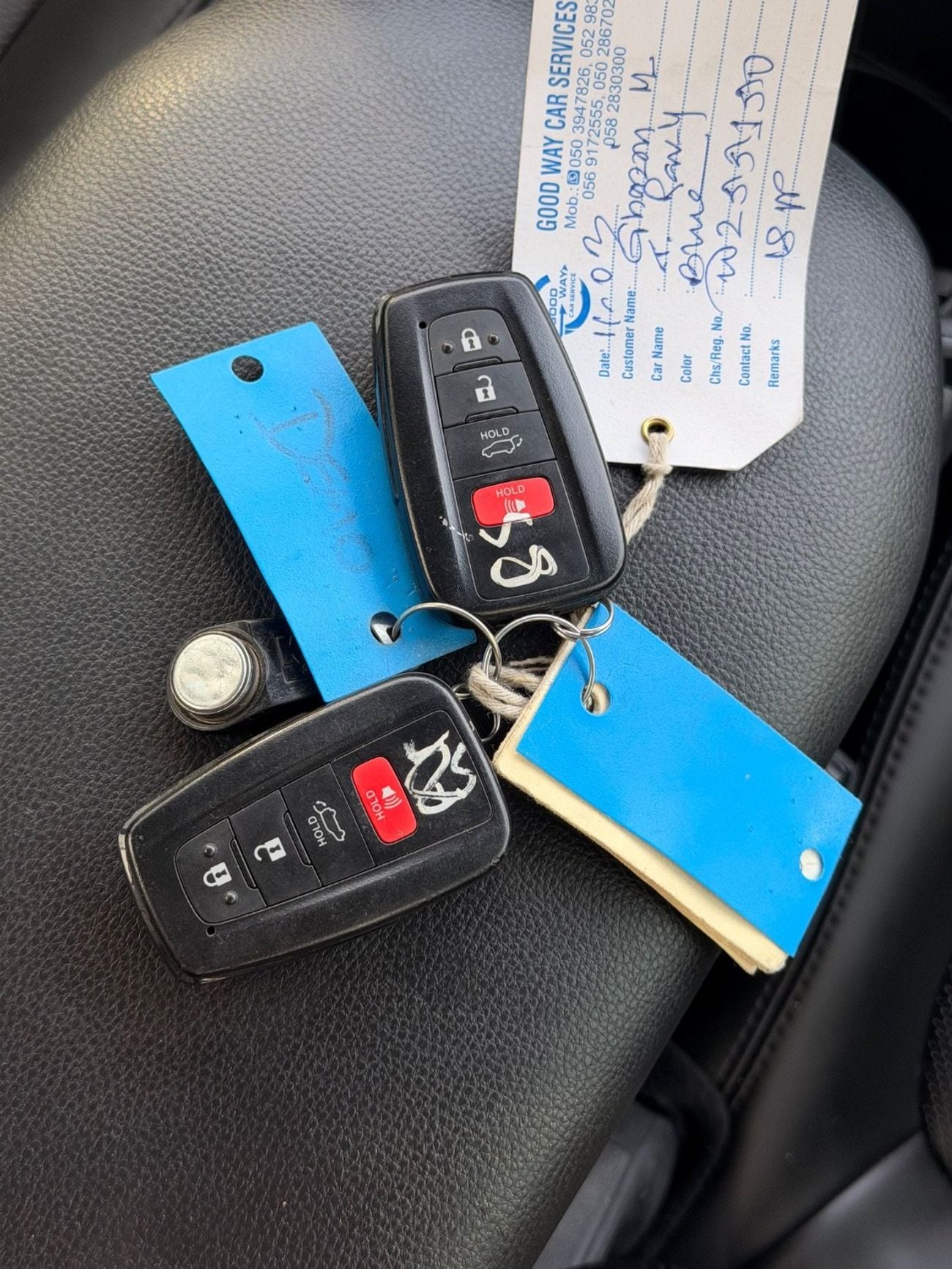 تويوتا راف ٤ Hybrid XLE premium | sunroof, leather seats, push start 2025