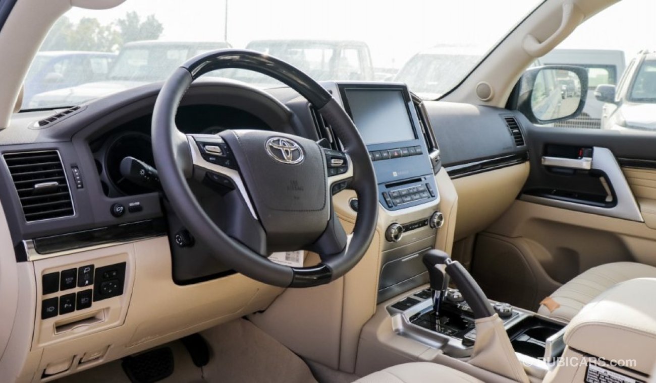 Toyota Land Cruiser VXS V8 5.7L Beige inside full option تويوتا لاندكروزر الداخلية باللون البيج فل اوبشن