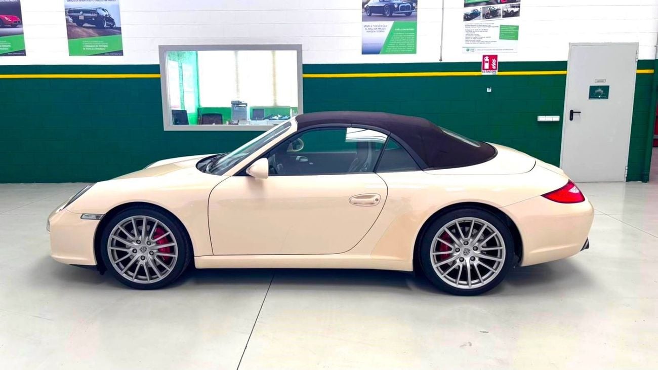 Porsche 911 CARRERA S - Manual - Cream white with Cocoa interiors!