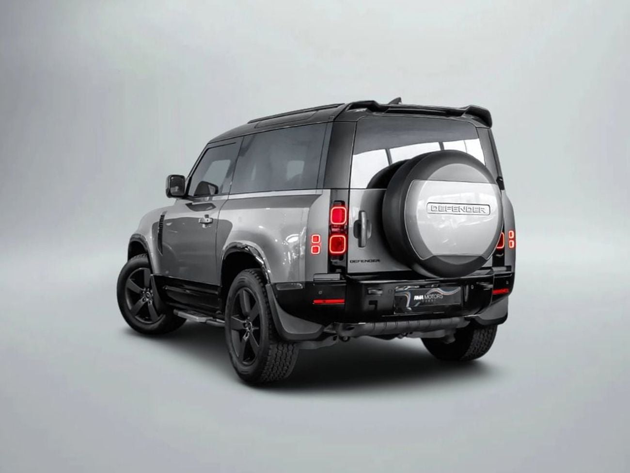 Land Rover Defender 90 X-DYNAMIC S P300
