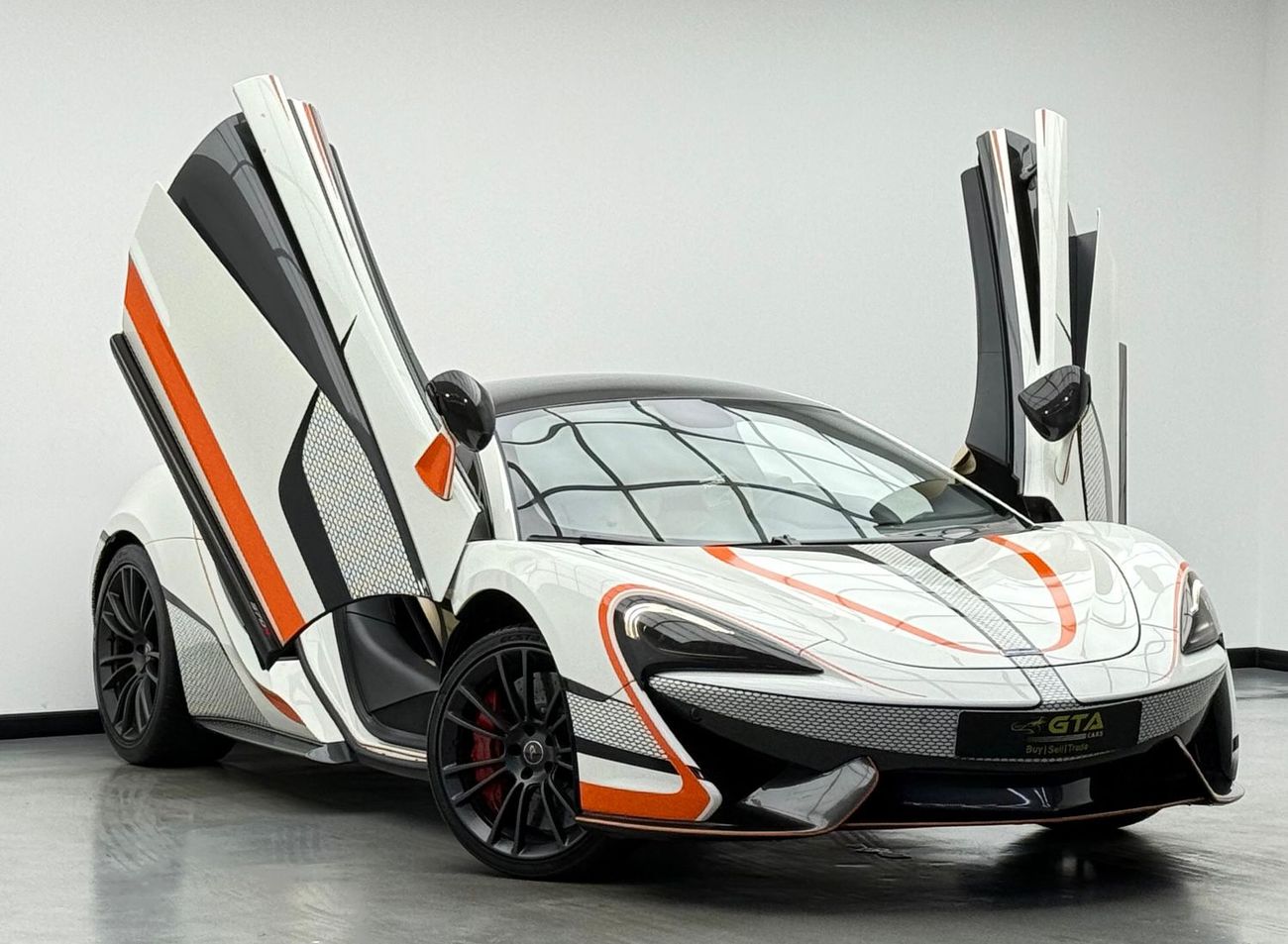 مكلارين 570S 2017 Mclaren 570 S, Full Service History, Very Low Km, Excellent Condition, GCC