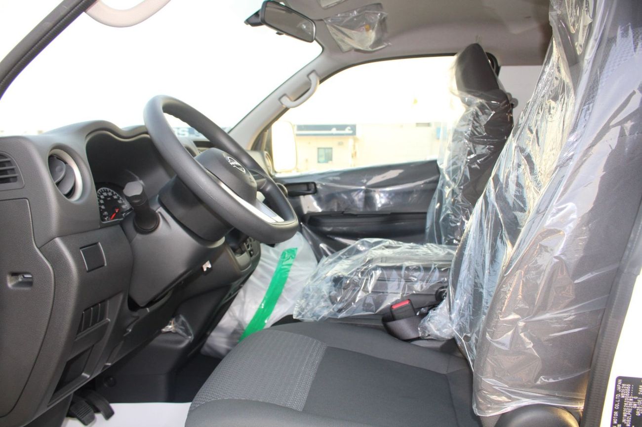 Nissan Urvan NISSAN URVAN 2.5L PETROL 3 SEATER DELIVERY VAN STD ROOF