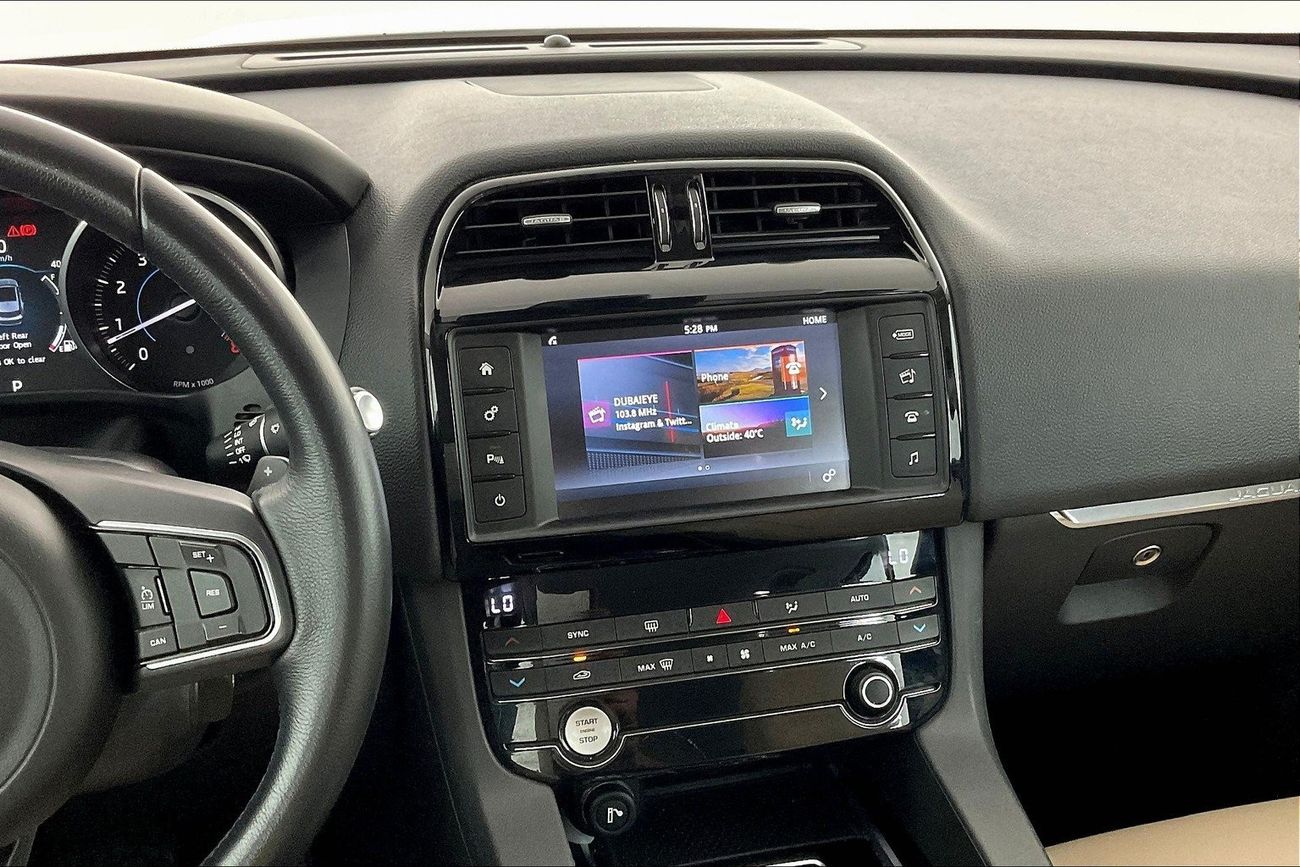 Jaguar F-PACE Pure