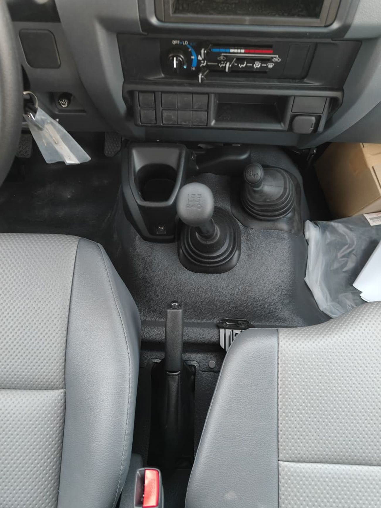 Toyota Land Cruiser 70 2025 Toyota Land Cruiser LC76 5-Door Hardtop without Diff-Lock 4.2L 6-Cyl Diesel M/T Export Only