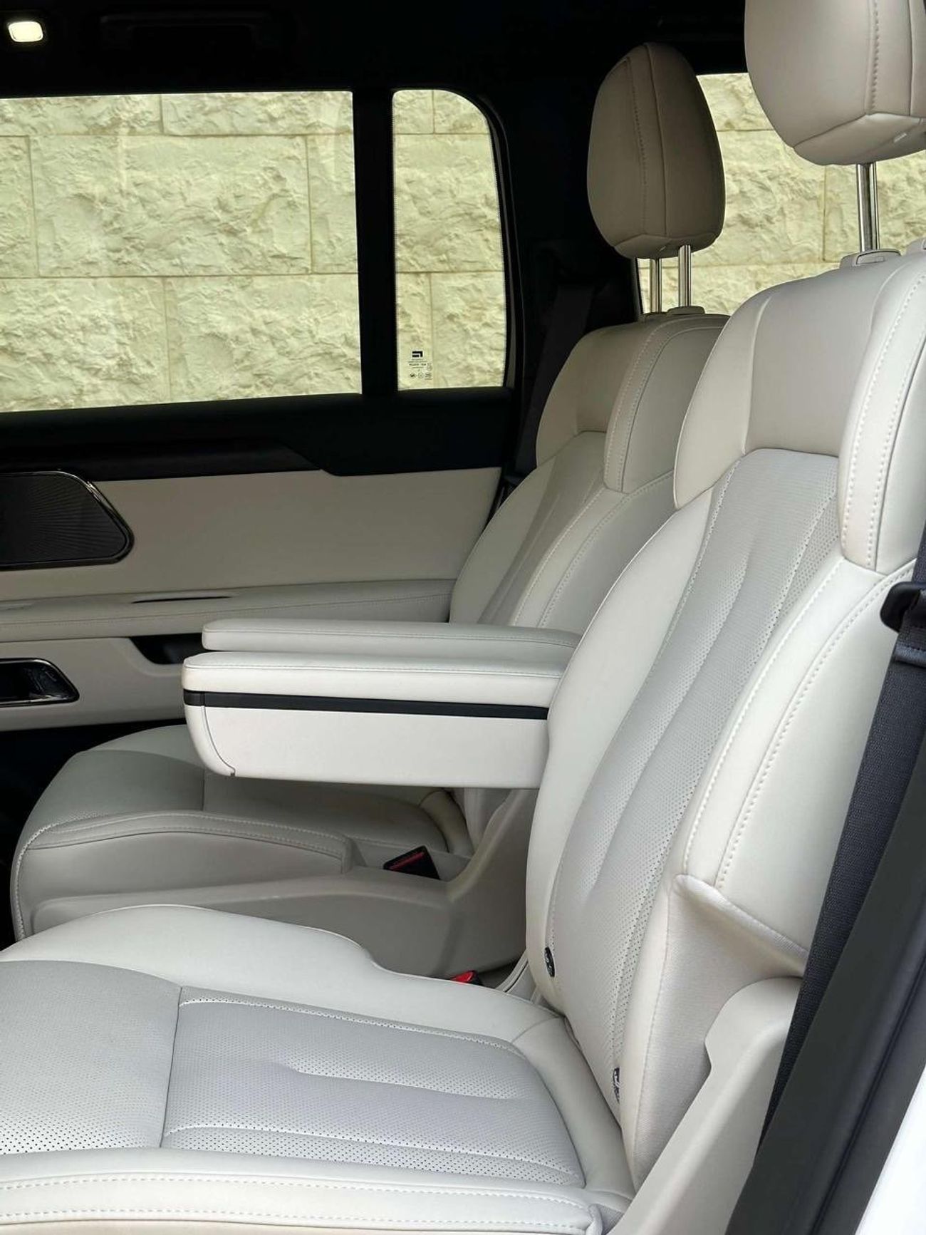 روكس 01 روكس 01 موديل 2026 ابيض ىن داخل ابيض