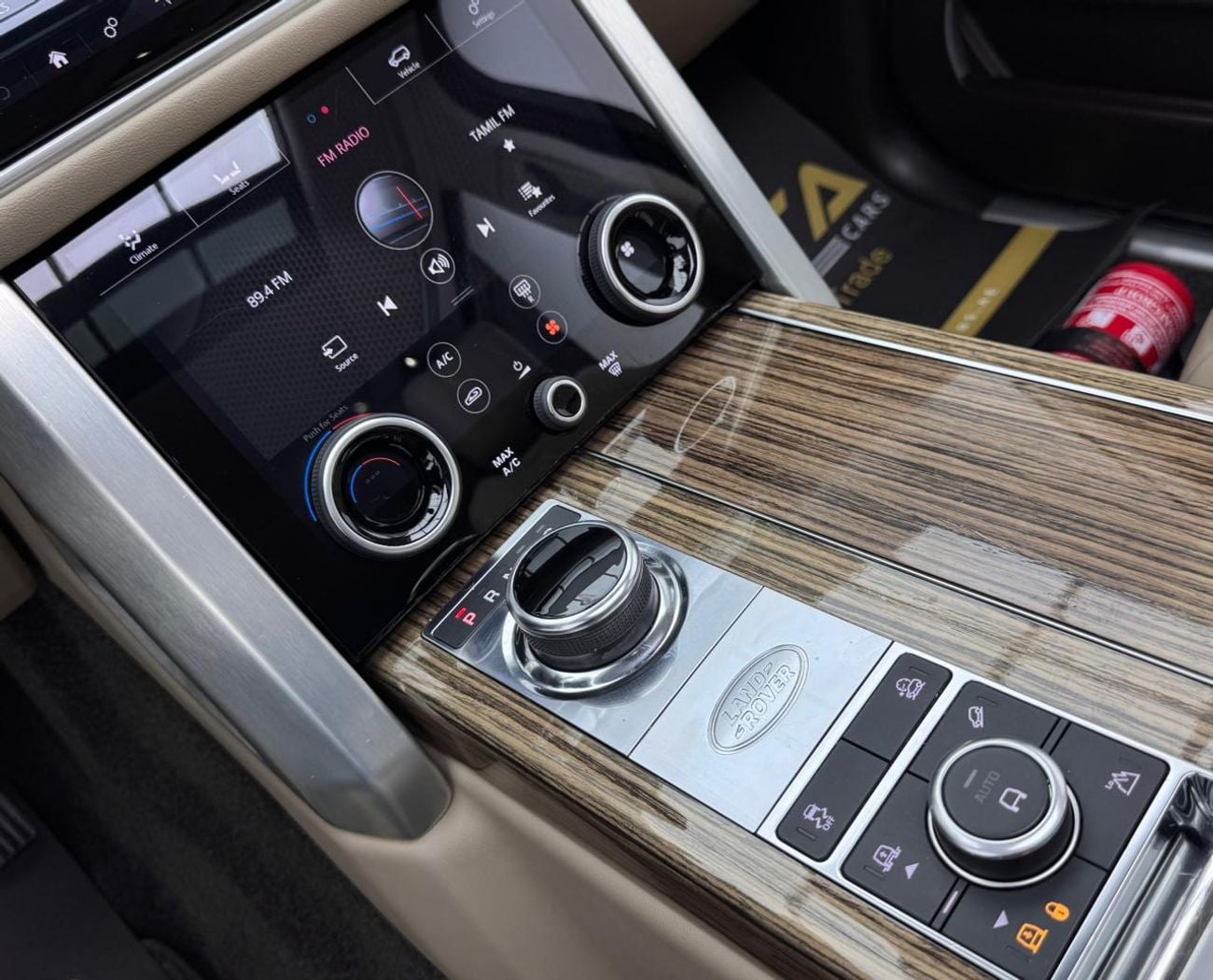 Land Rover Range Rover 2019 Range Rover Vogue HSE, 1 Year Warranty, Full Service History, Excellent Condition, GCC