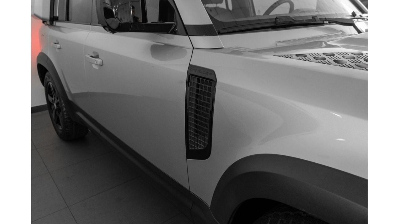 لاند روفر ديفندر P400 110 اول نسخة