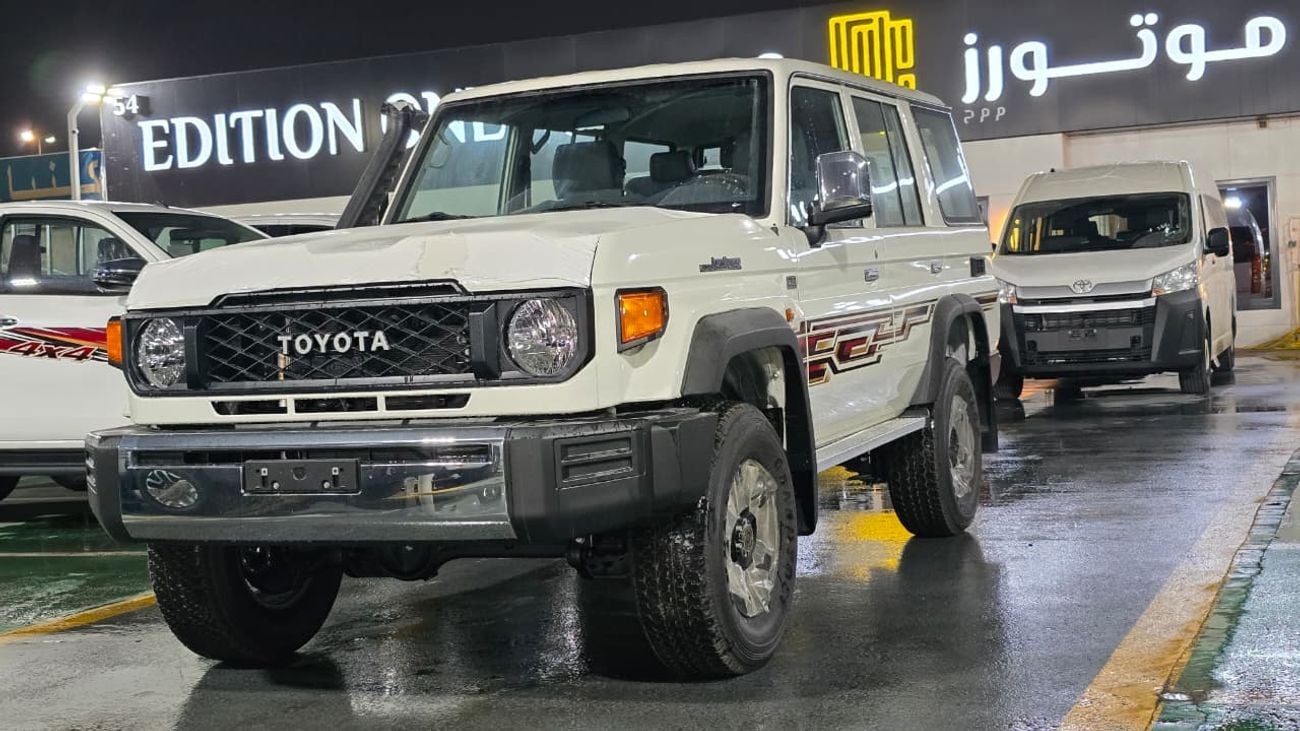 تويوتا لاند كروزر 70 Std 4.0L 4WD