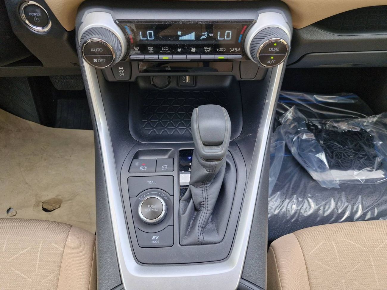 Toyota RAV4 2025 RAV4 HYBRID 4X4 2.5L GCC BRAND NEW 0KM