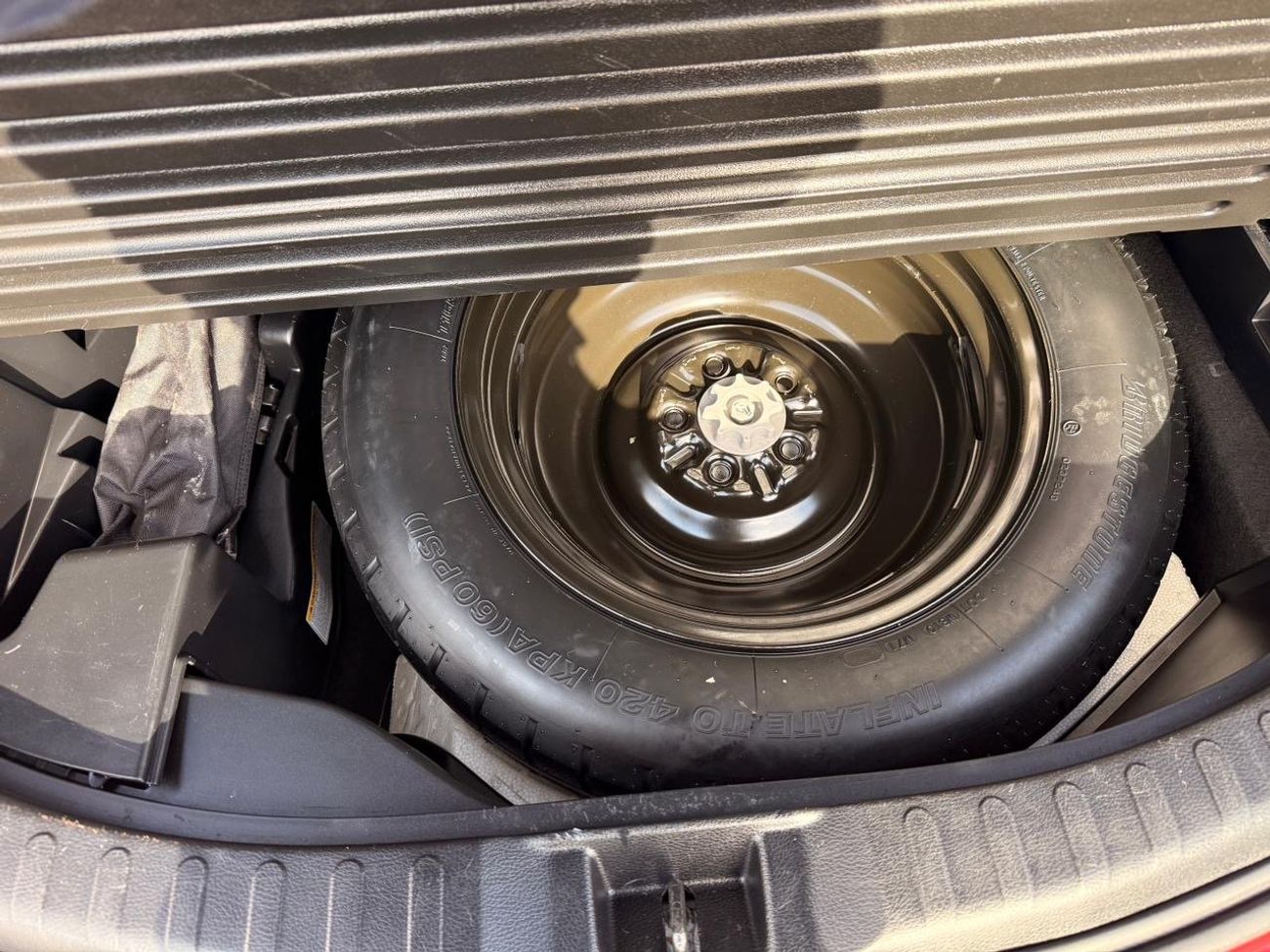 تويوتا راف ٤ XLE 2.5L AWD Full option sunroof, push start