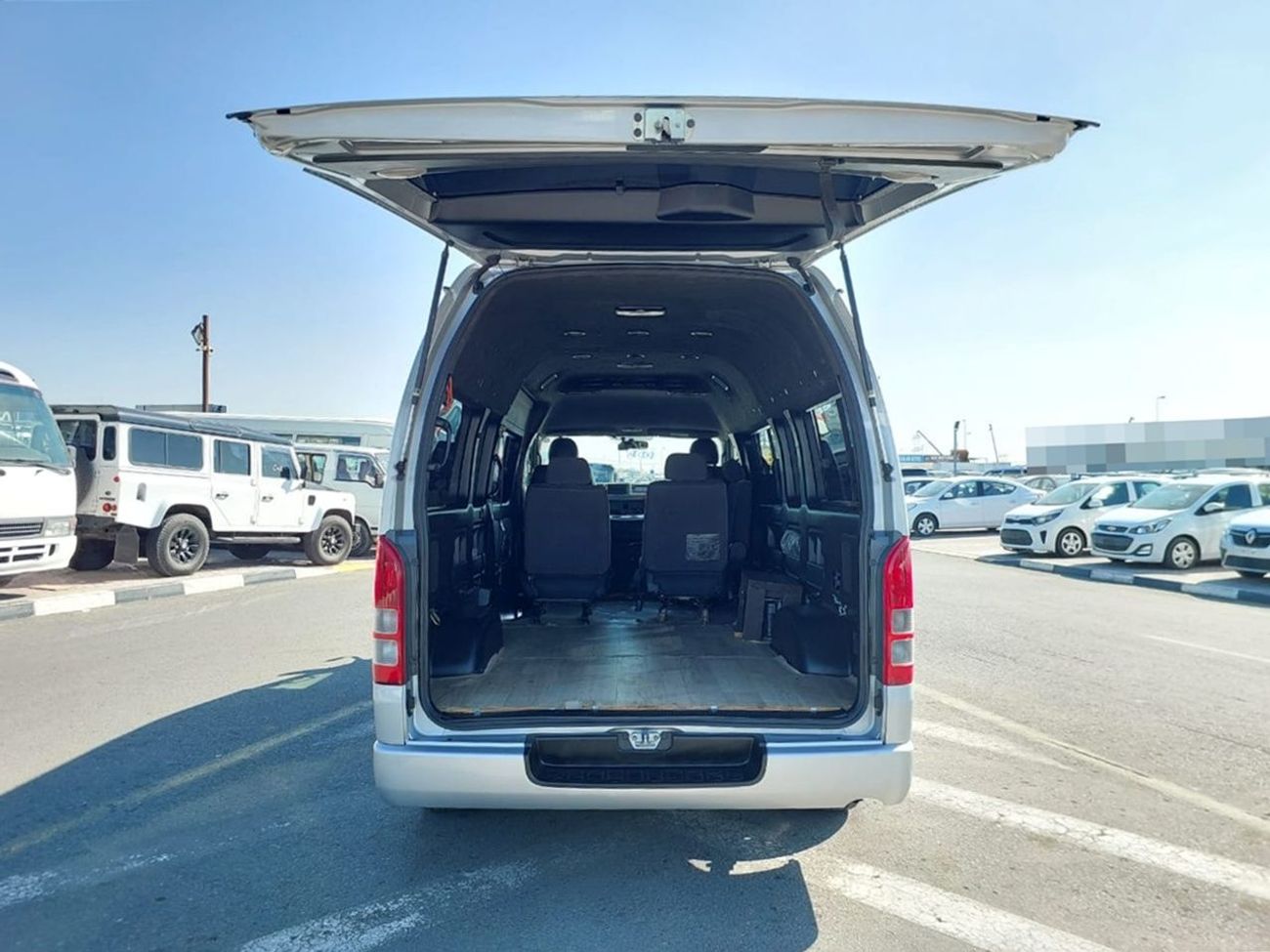 Toyota Hiace TOYOTA HIACE VAN RHD 2011 MODEL 3.0 L DIESEL AUTOMATIC(PM010795)