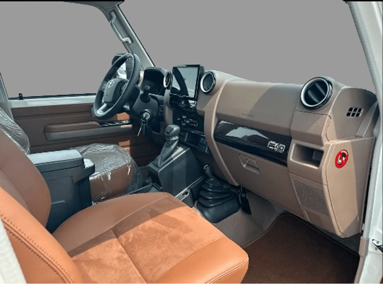 تويوتا لاند كروزر بيك آب ECTATL001 – 2025 Toyota LC79 Double Cab Pick Up - 4.0L Petrol Auto - Full - White with Tan Interior