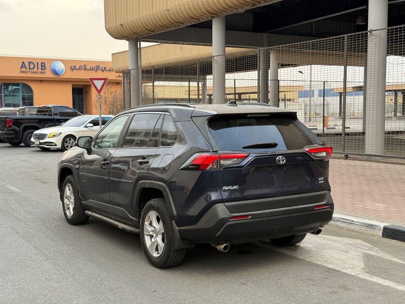 تويوتا راف ٤ 2021 XLE MOONROOF AWD FULL OPTION US SPEC