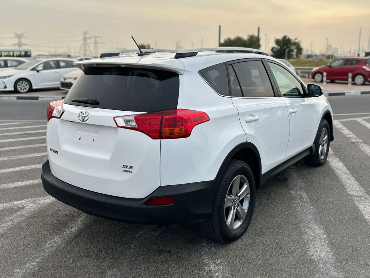 Toyota RAV4 2015 Toyota Rav4 2.5 L V4 Rear Camera - Sunroof - Leather Seat //