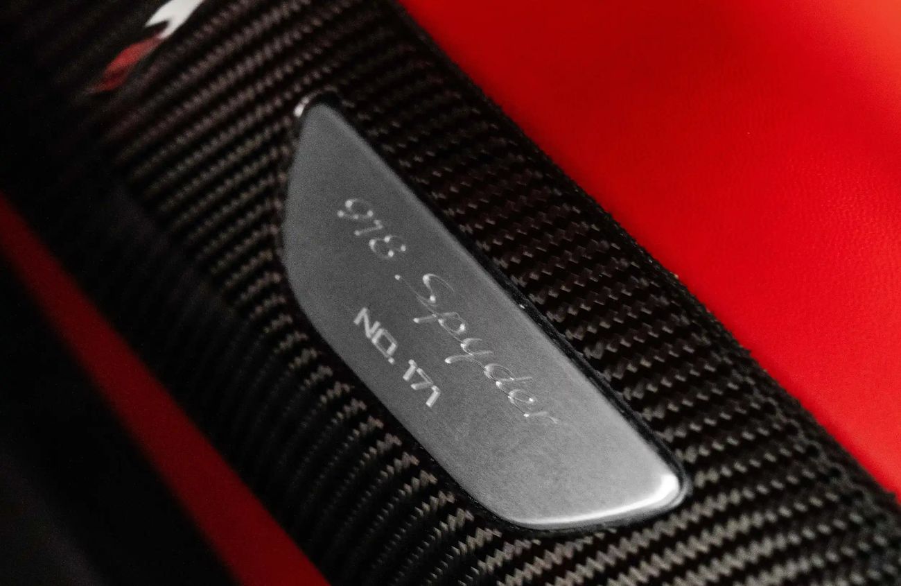 بورش 918 سبايدر 4.6L V8 N/A engine + Emotor