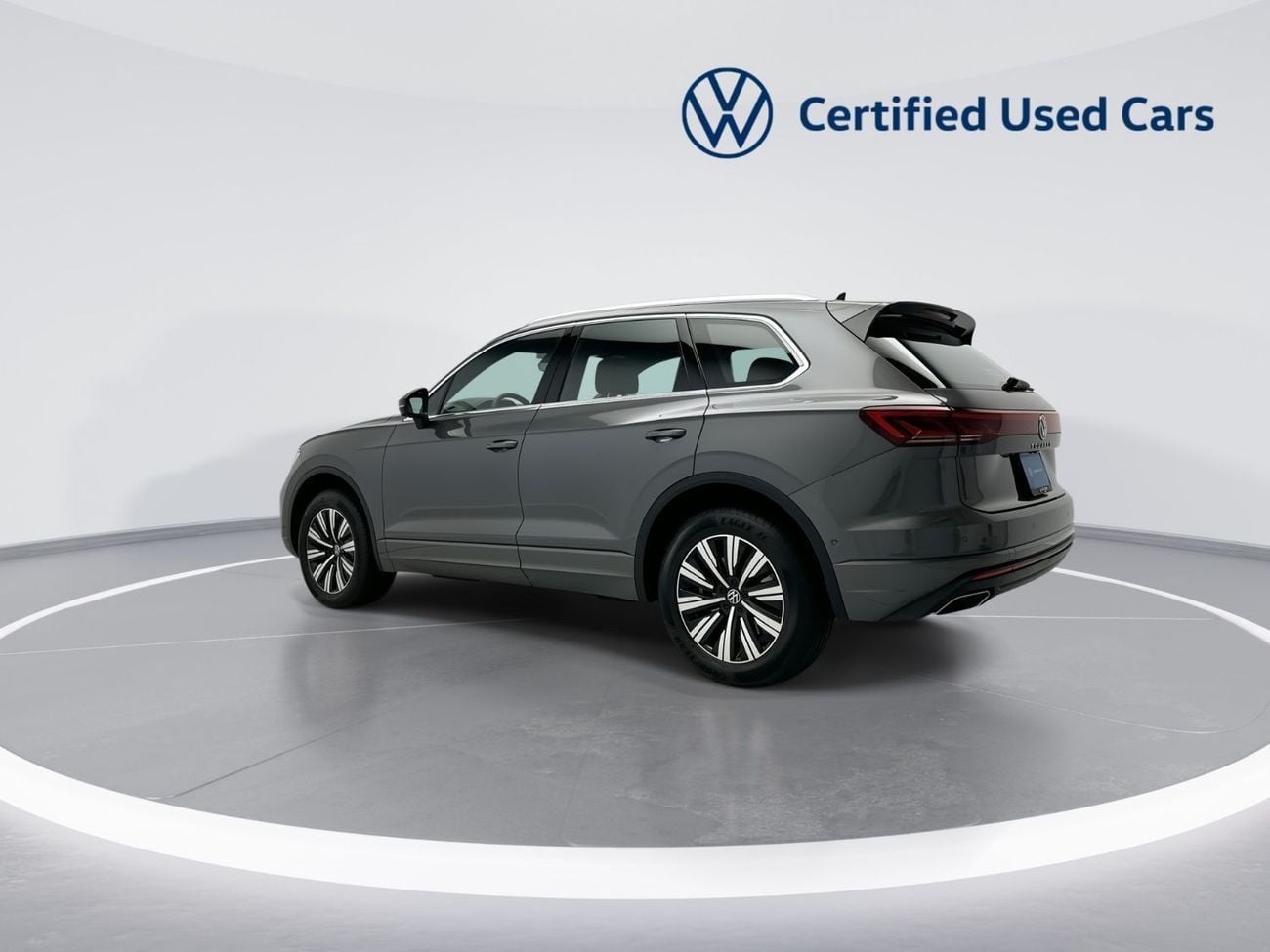 فولكس واجن طوارق 3.0T TL (340 HP) Touareg Elegance (Ref#00269) - 51,100 AED SAVINGS from New Car