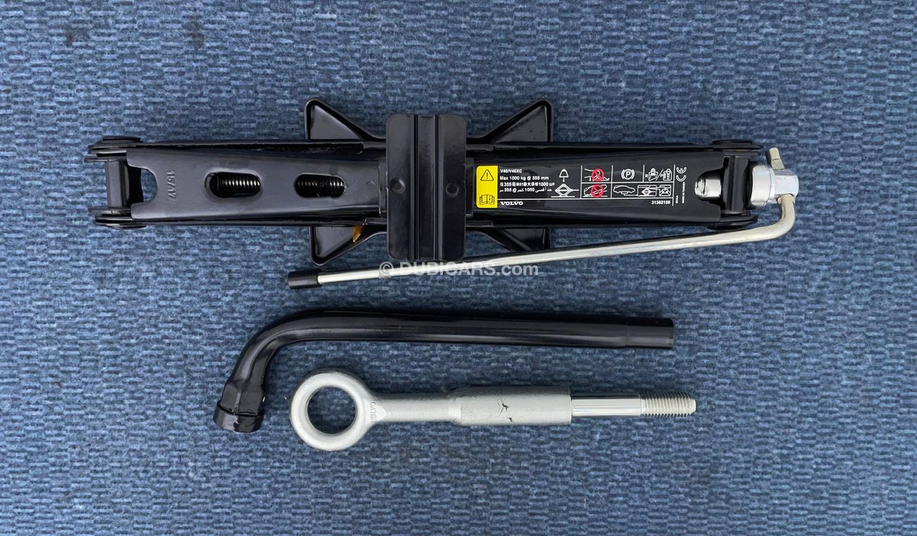 Volvo V40 T5 R DESIGN 2 | Under Warranty | Inspected on 150+ parameters