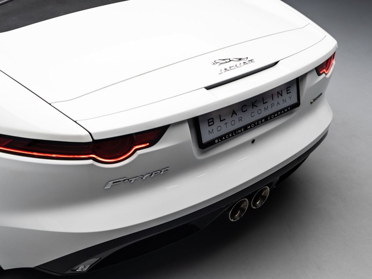 Jaguar F-TYPE R- DYNAMIC BUY NOW, PAY 2027 | THE BLACKLINE STANDARD | 12 Months Blackline Warranty, GCC, Low KMs