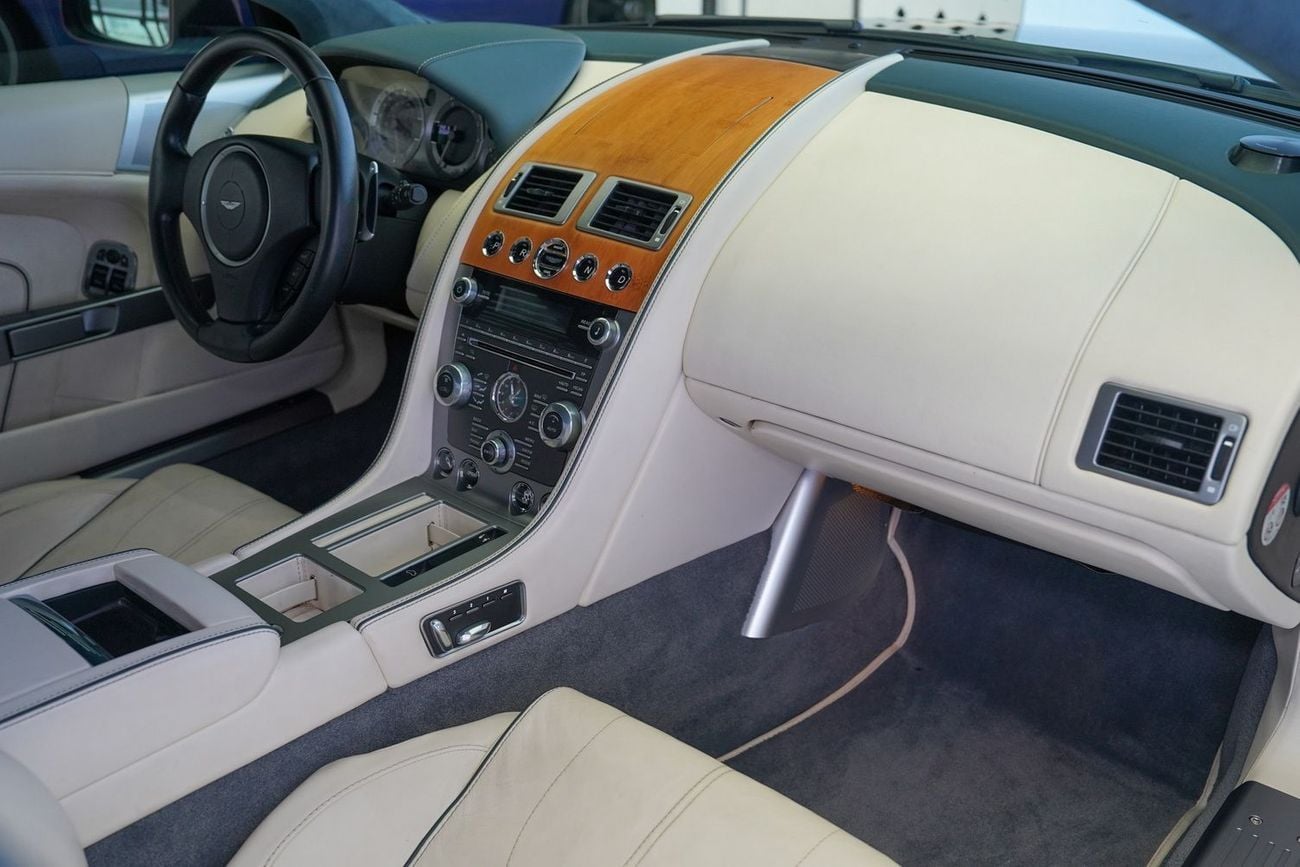 أستون مارتن DB9 Std 6.0L (470 HP)