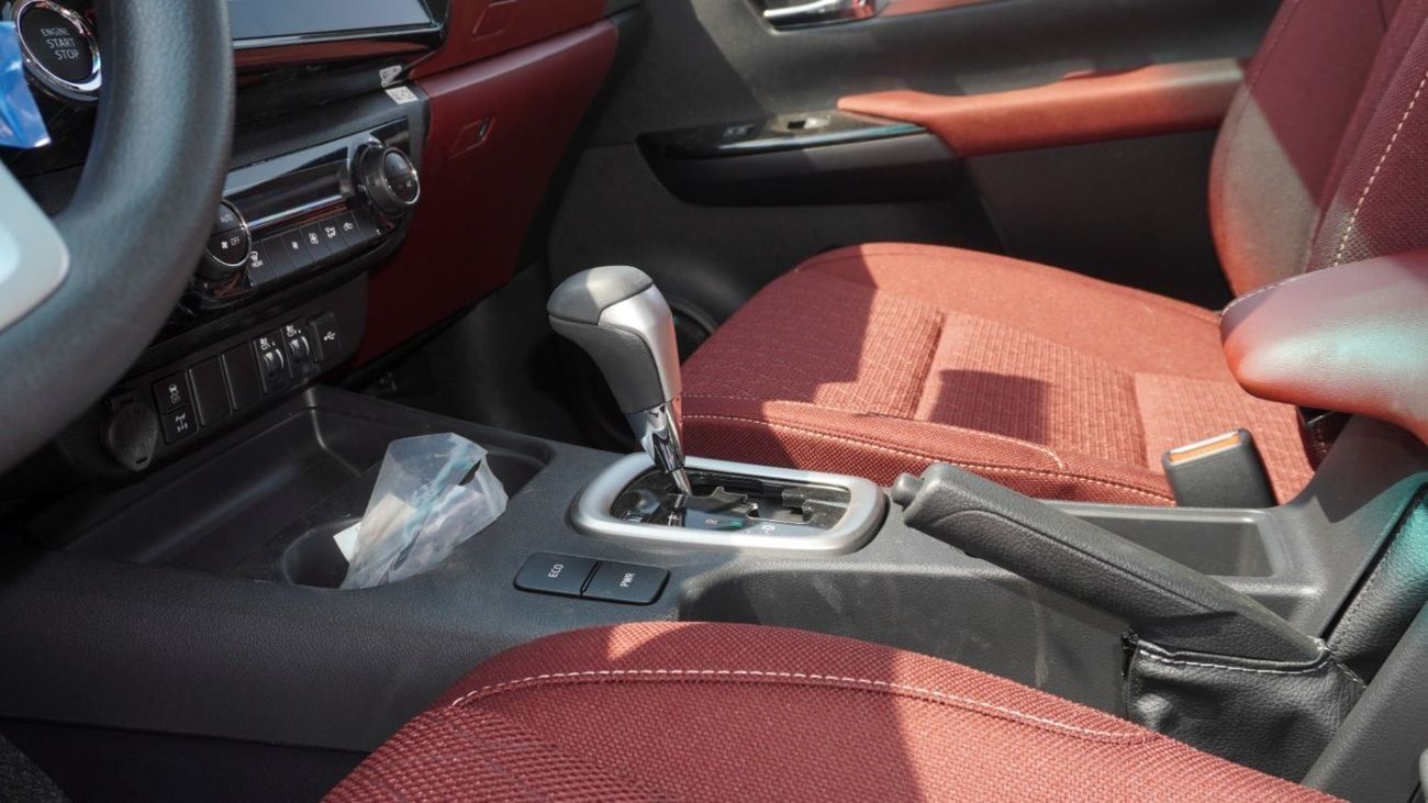 تويوتا هيلوكس GLS 2.7L AWD