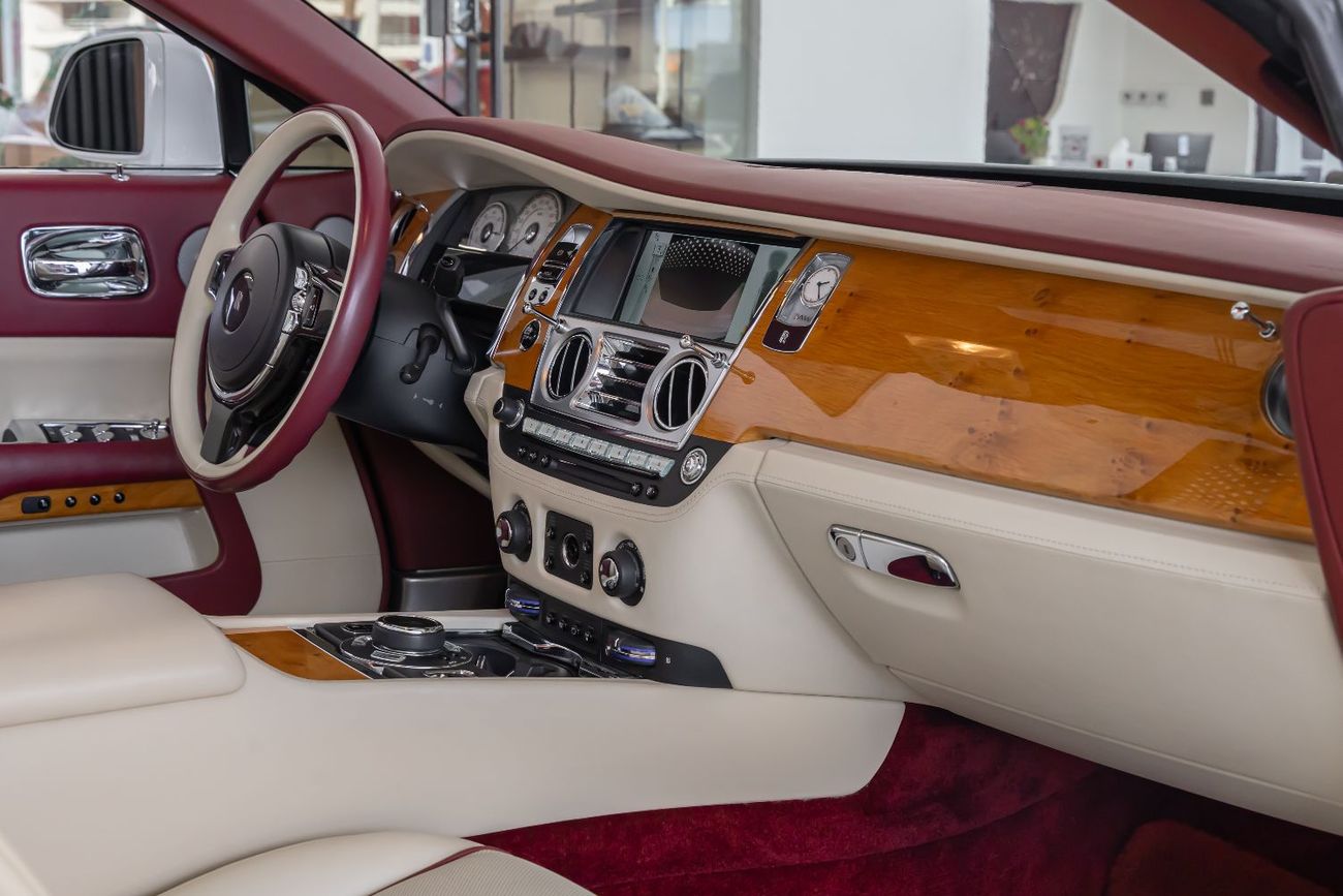 رولز رويس داون Rolls-Royce Dawn 2017 | Fully Loaded | GCC Specs | Mint Condition | "WARRANTY AVAILABLE"