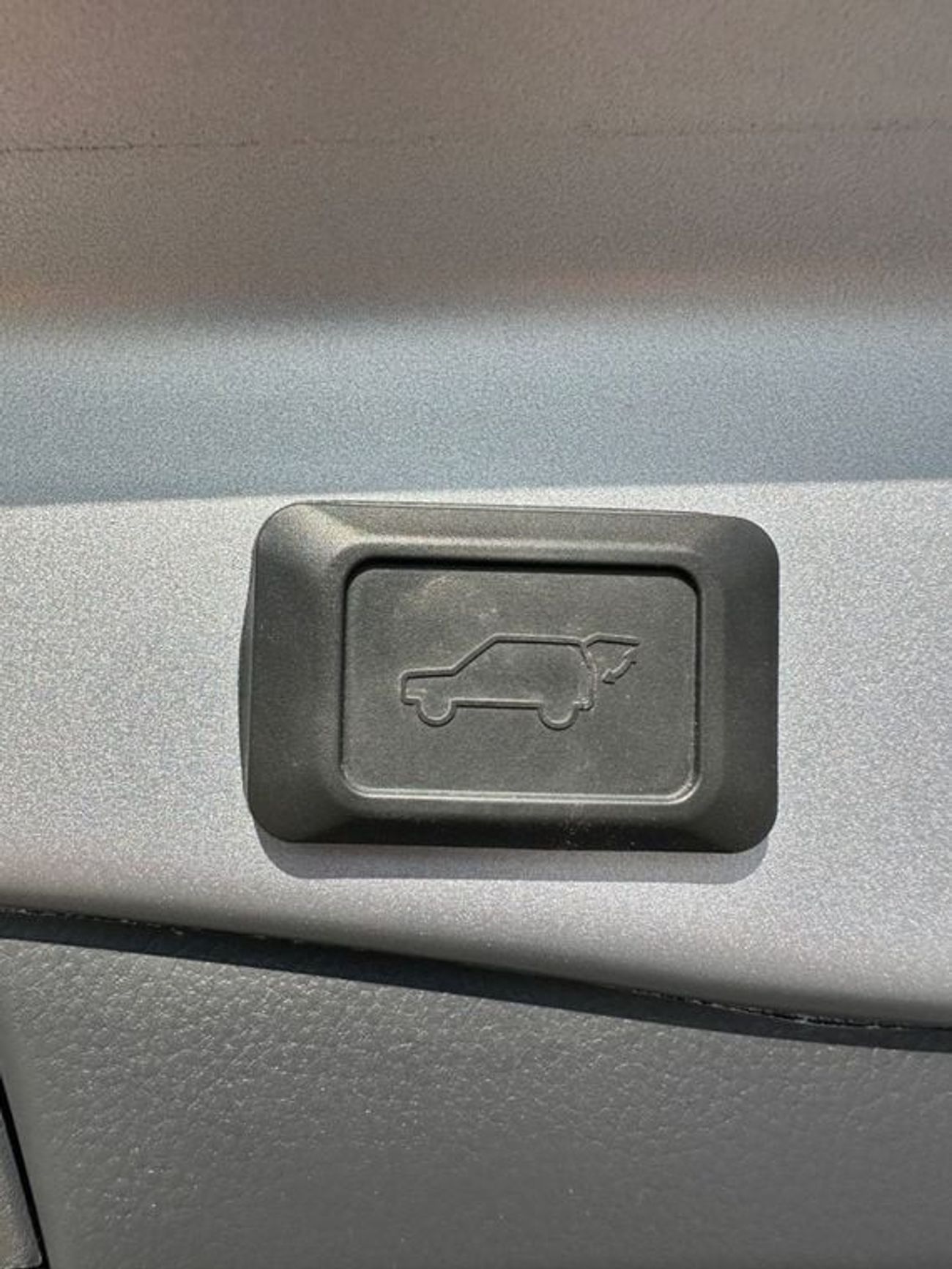 Toyota RAV4 Hybrid XLE 2.5L full option