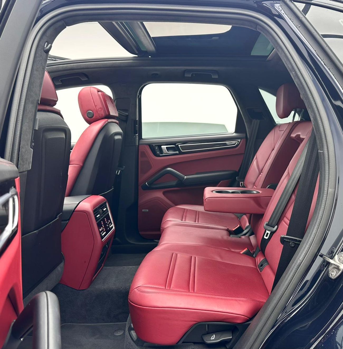 بورش كايان 2022 Porsche Cayenne GTS, Feb 2026 Porsche Warranty, Porsche Full Service History, GCC