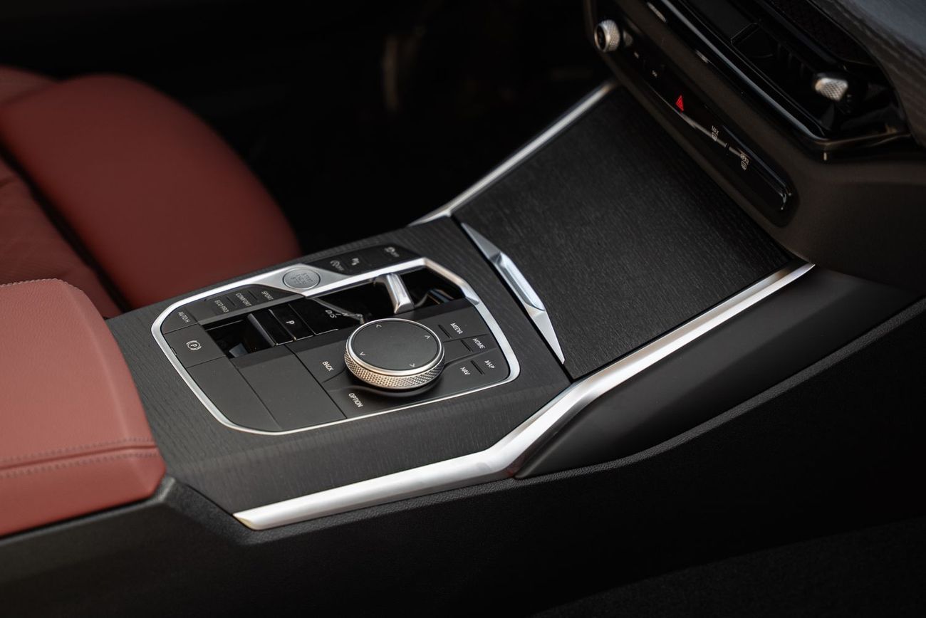 BMW 325i BMW 3-Series 325LI 2026 Automatic 0 Km 4 Cylinder Rear Wheel Drive (RWD) Sedan Black